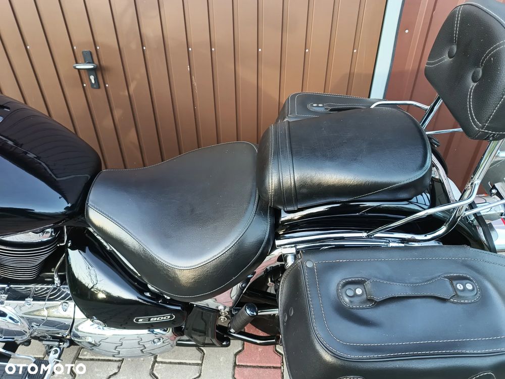 Suzuki Intruder - 27