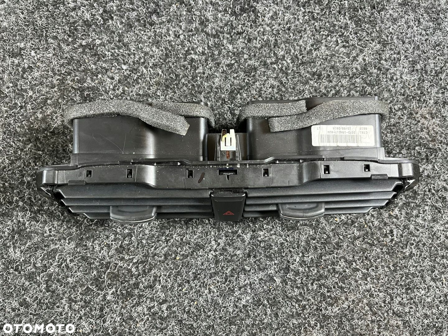 ford mondeo mk5 kratka nawiewu środkowa DS73-19K617-AUW - 2