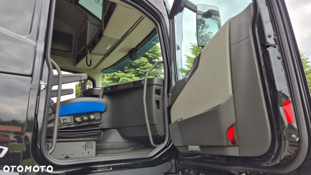 Volvo VOLVO///FH///500///2022/// GLOBETROTTER///XXL/// ALUFELGI///VIRTUAL COCPIT///TABLET///FULL LED///KLIMATYZACJA POSTOJOWA///ZABUDOWY MIĘDZYOSIOWE///KAMERA/// STAN BARDZO DOBRY - 24