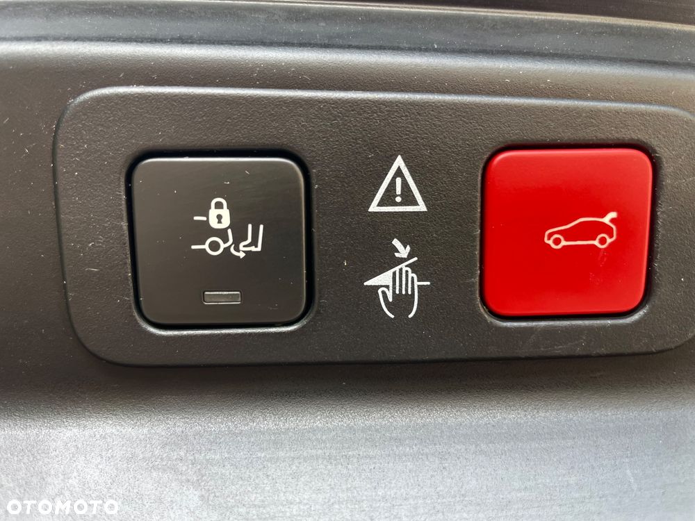 Peugeot 5008 THP 165 EAT6 Allure - 31
