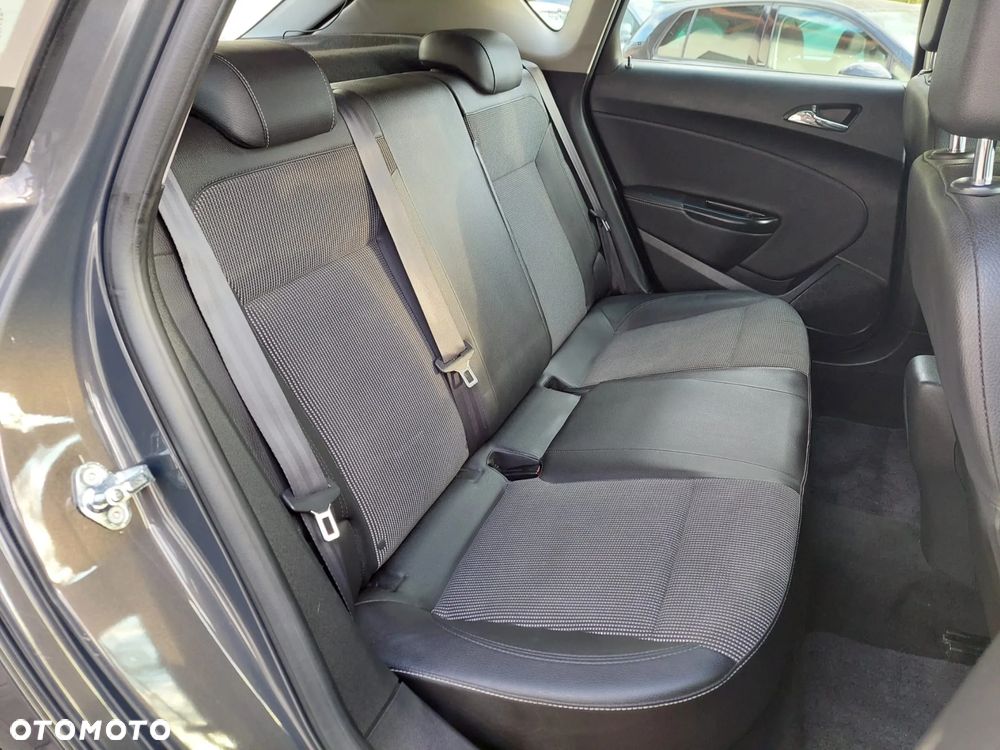 Opel Astra 1.4 Turbo Exklusiv - 18