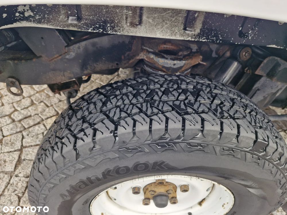 Land Rover Defender 2.2 TD4 E - 21