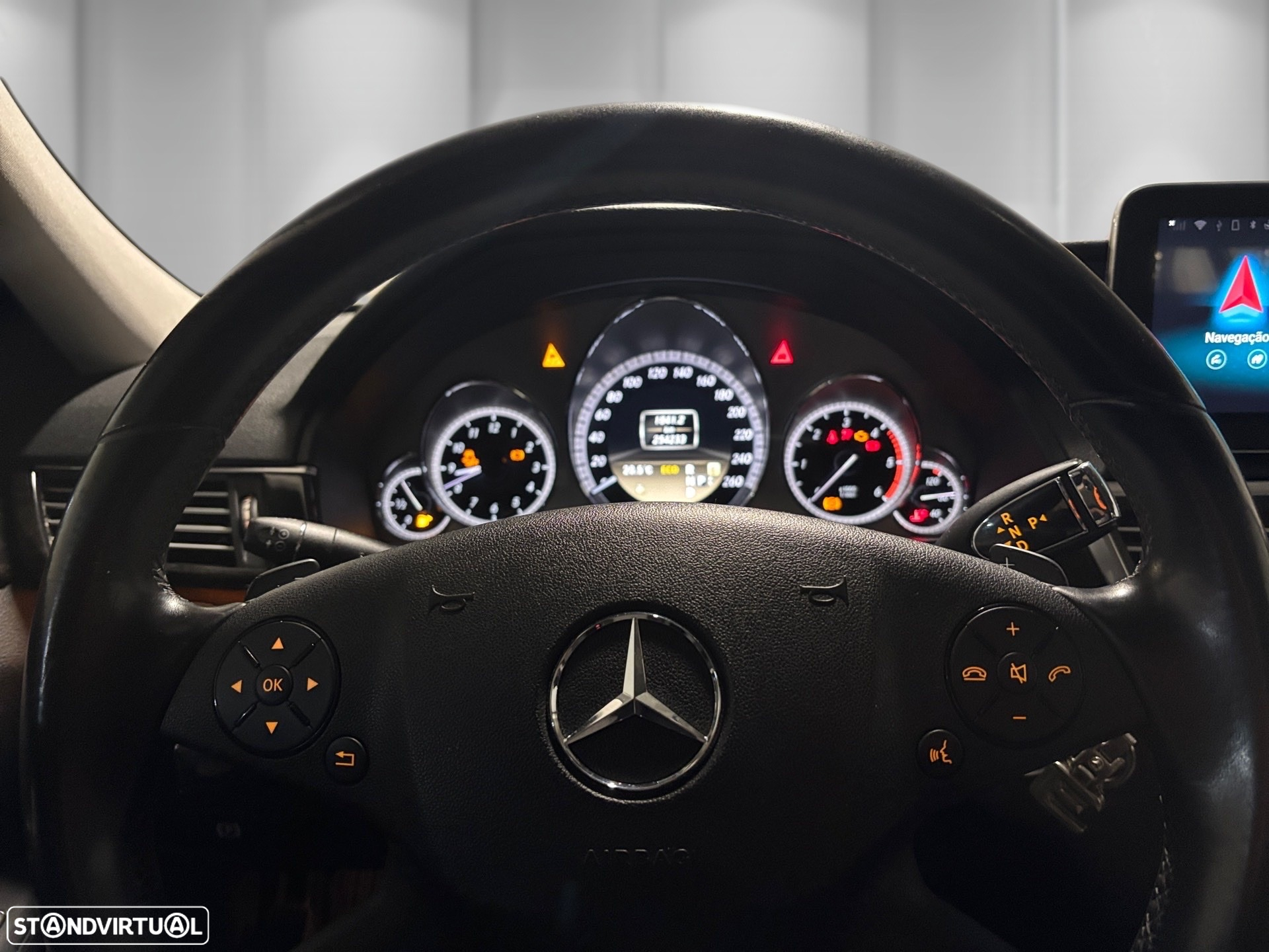 Mercedes-Benz E 250 CDi Avantgarde BlueEfficiency Auto. - 8