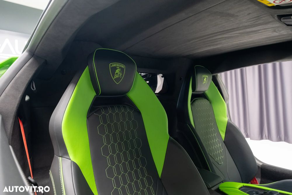 Lamborghini Revuelto - 22