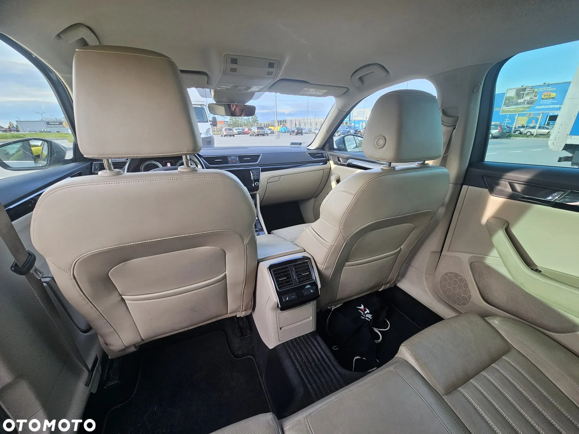 Skoda Superb 2.0 TDI L&K DSG - 11