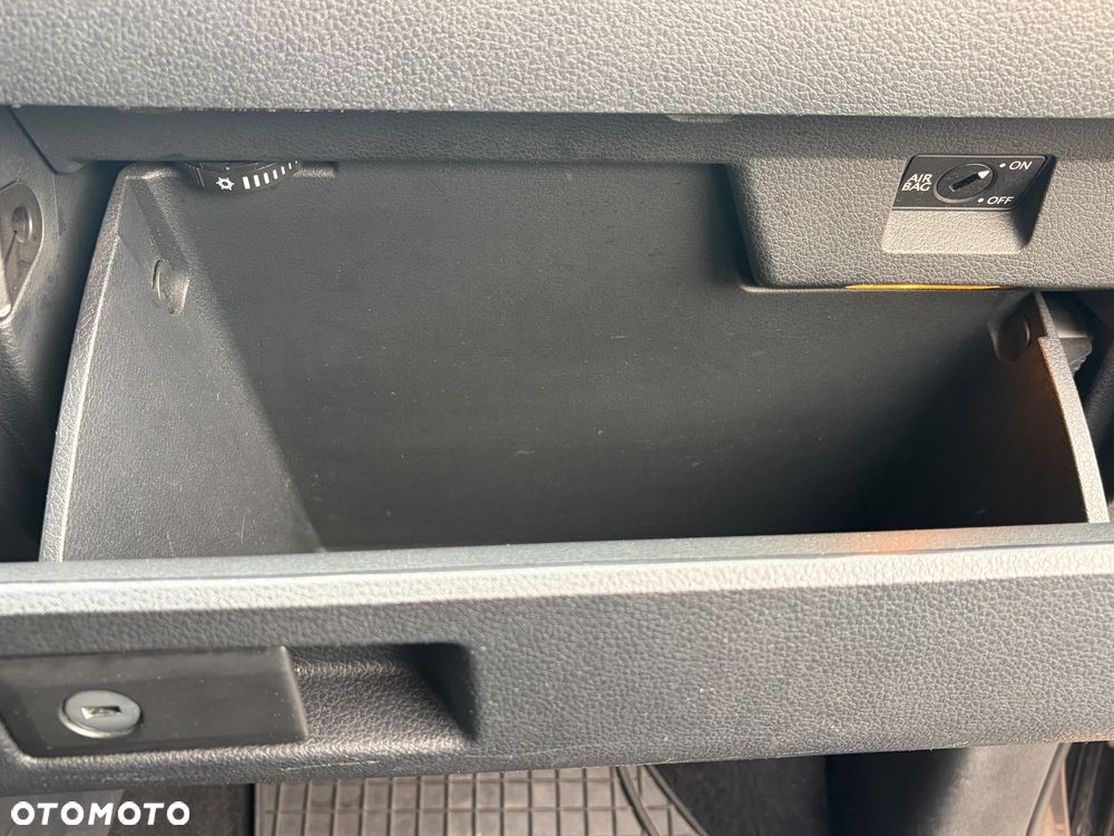 Volkswagen Caddy 2.0 TDI Comfortline - 11