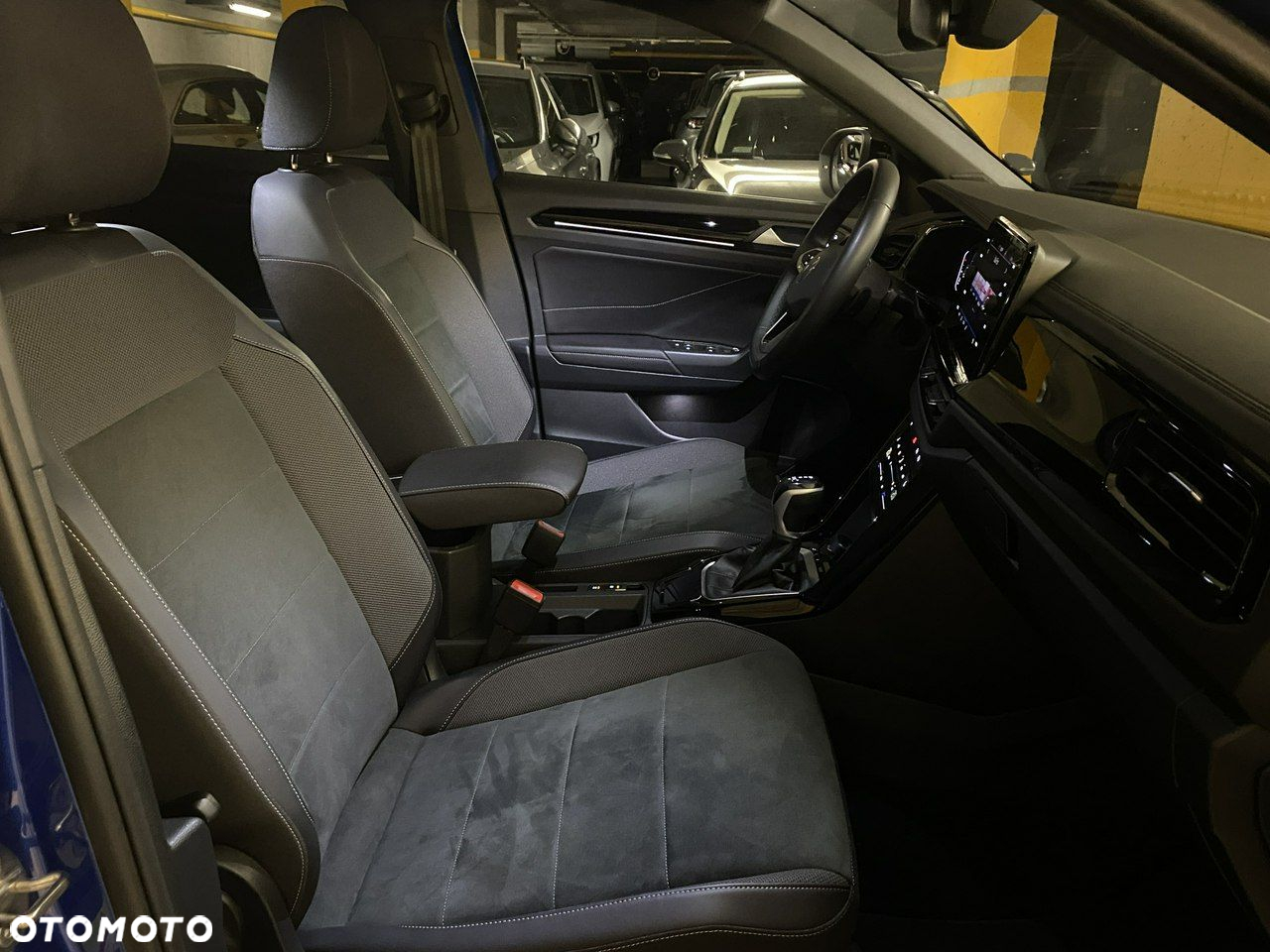 Volkswagen T-Roc - 12
