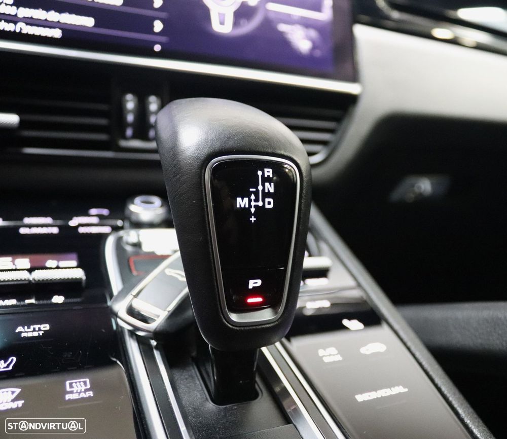 Porsche Cayenne Coupé E-Hybrid Platinum Edition - 39
