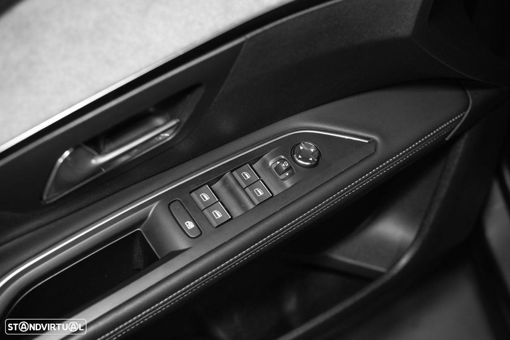 Peugeot 5008 1.2 PureTech GT EAT8 - 25