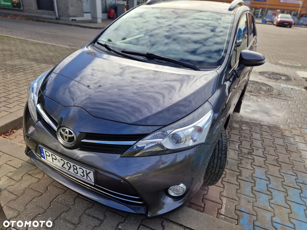 Toyota Verso 2017 photo 3