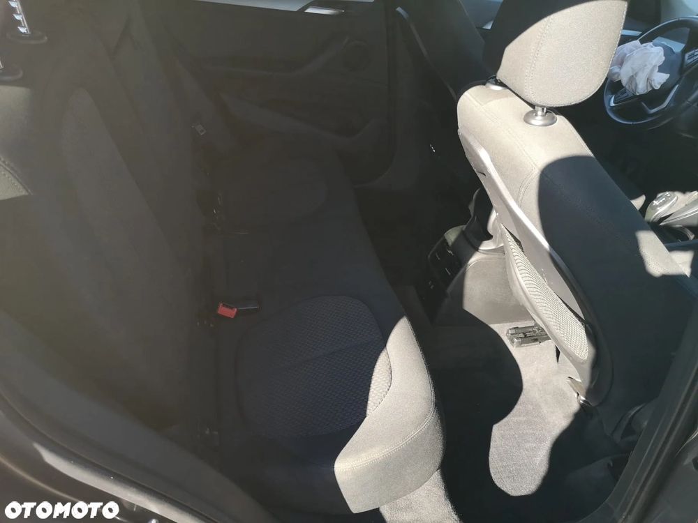 BMW X1 sDrive18d Advantage sport - 23