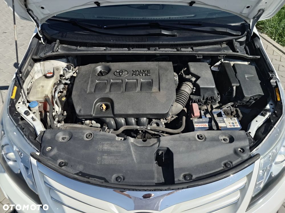 Toyota Avensis 1.8 Premium - 23