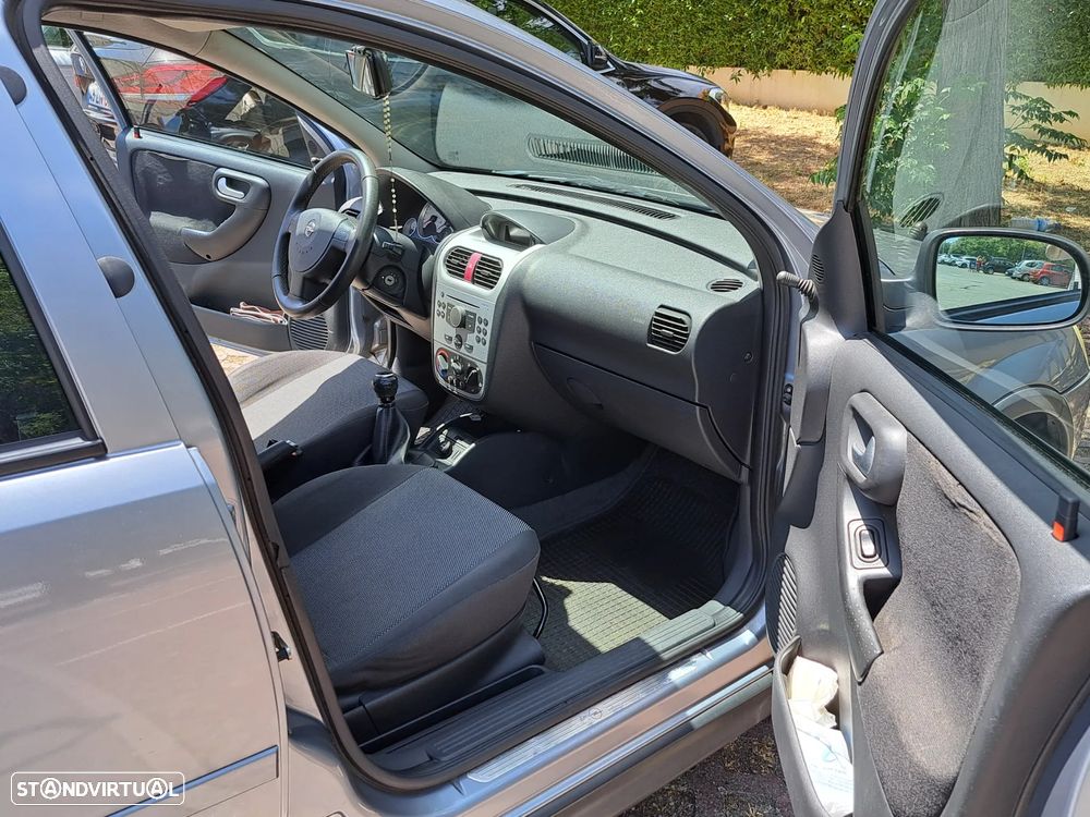 Opel Corsa 1.2 Twinport Enjoy - 3