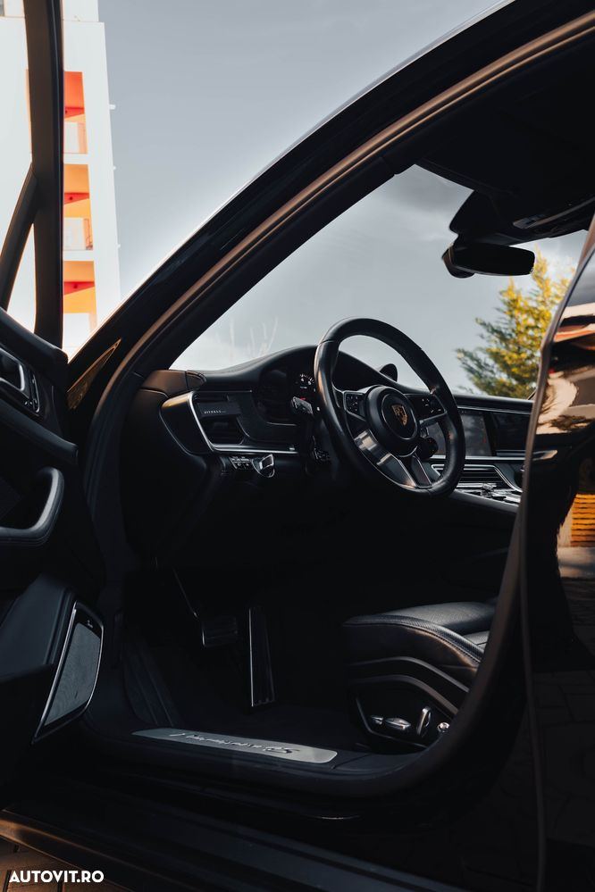 Porsche Panamera 4S - 8