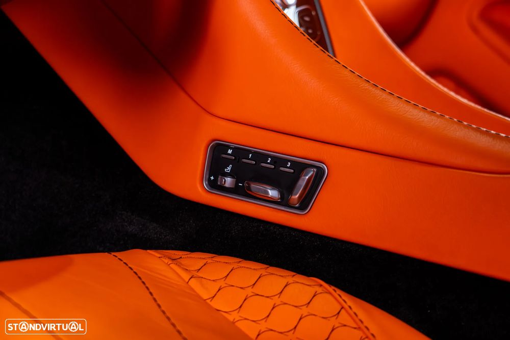 Aston Martin Vanquish 5.9 V12 - 32