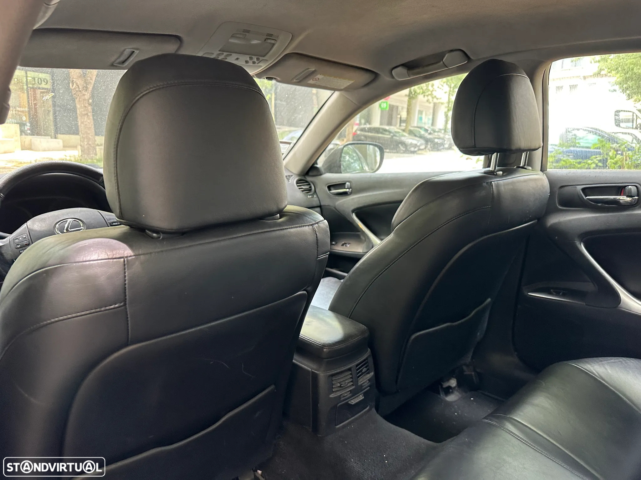 Lexus IS 220 d Luxury 48 - 16