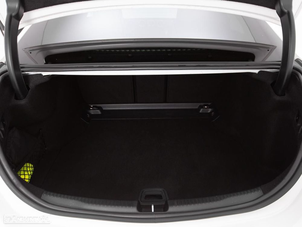 Mercedes-Benz C 300 d AMG Line - 13