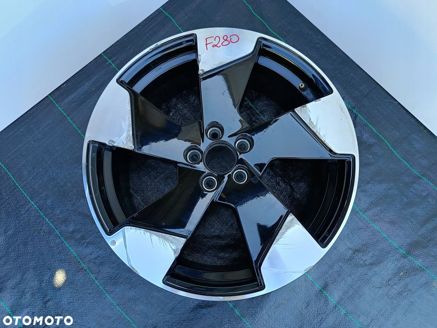 FELGA ALUMINIOWA VOLVO EX-30 EX30 OE 8.0"x19" 5x108 ET48.5 30000286 - 1