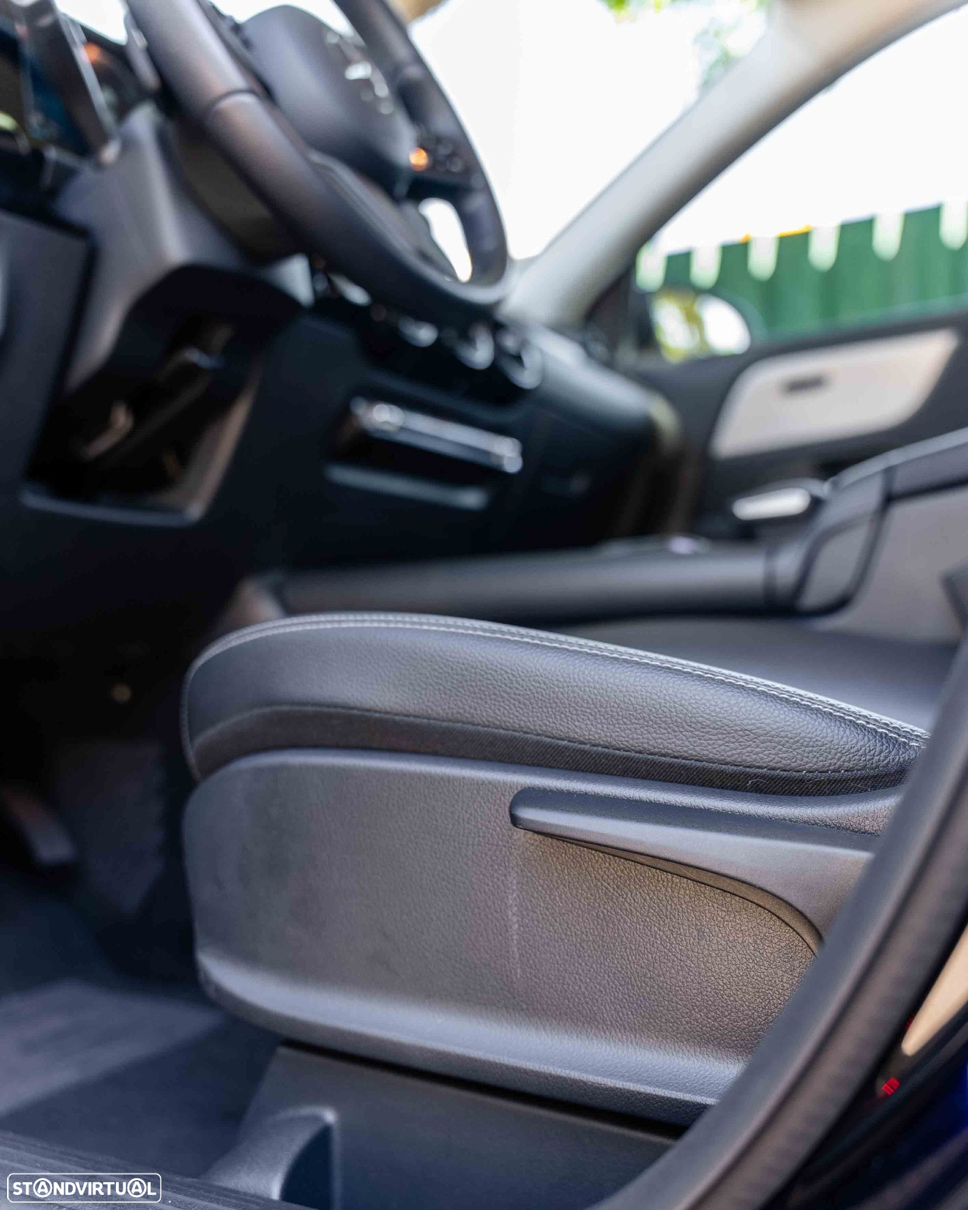 Mercedes-Benz GLA 180 7G-DCT - 27