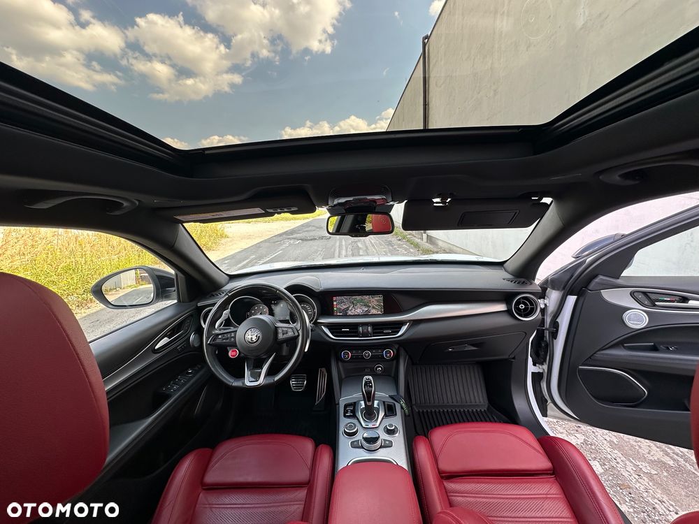 Alfa Romeo Stelvio 2.0 Turbo 16V AT8-Q4 Veloce - 12