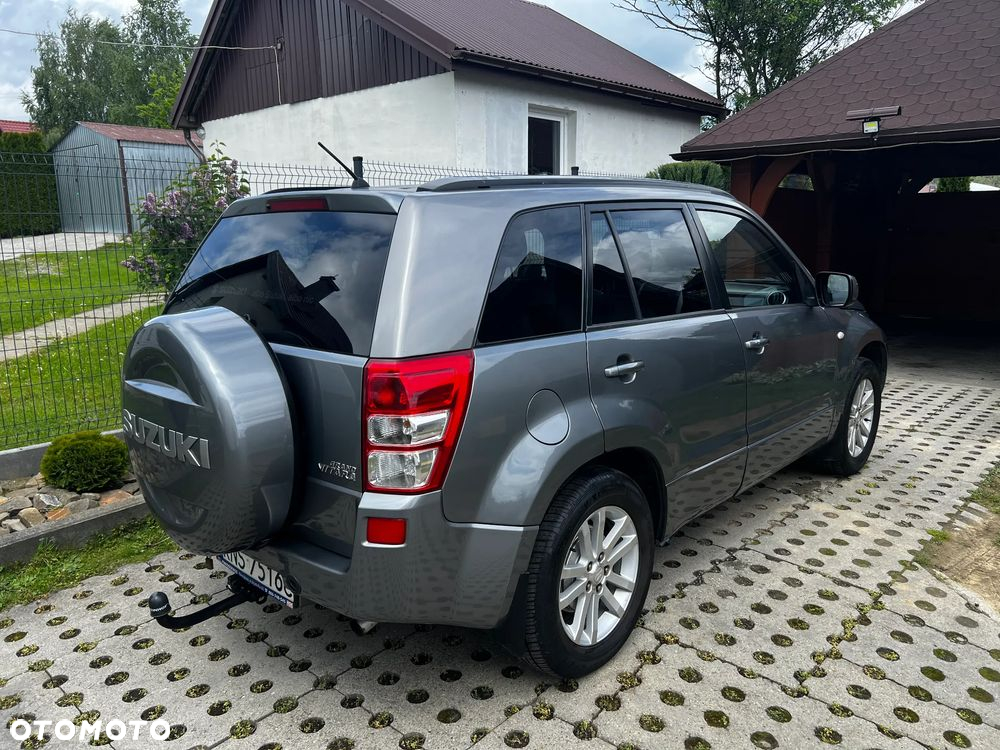 Suzuki Grand Vitara 2.0 De luxe - 2