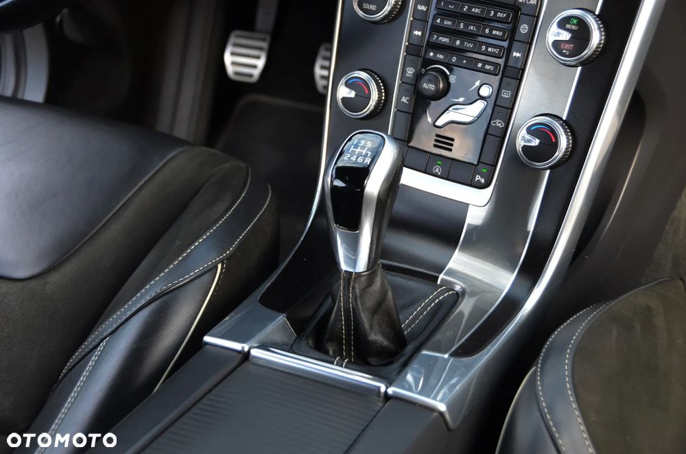 Volvo V60 D2 Drive-E R-Design Momentum - 35