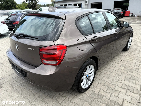 BMW Seria 1 118i Sport Line