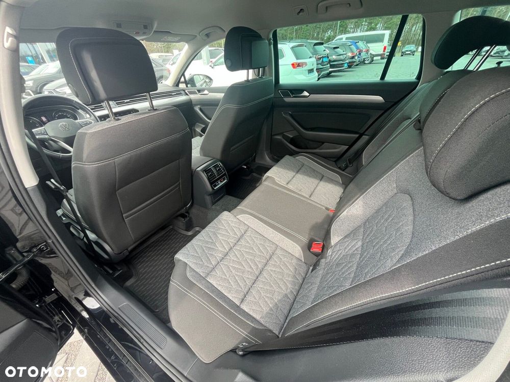 Volkswagen Passat - 16