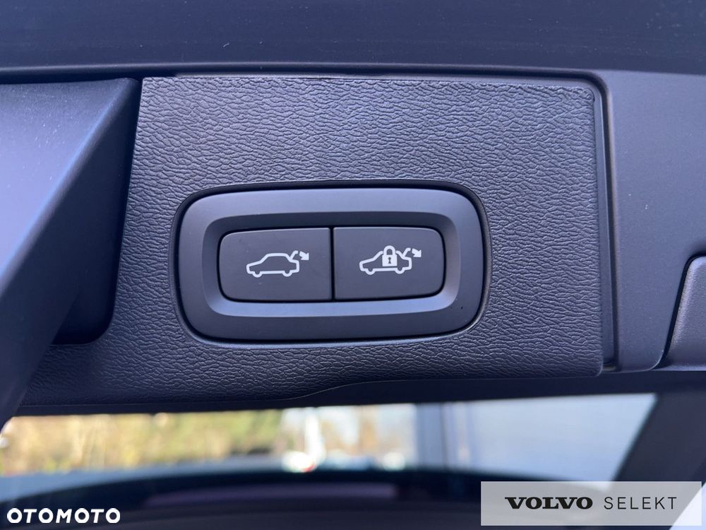 Volvo XC 60 B5 B AWD Plus Dark - 22