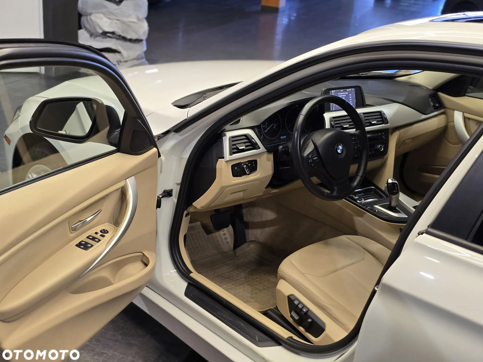 BMW Seria 3 328i xDrive - 3