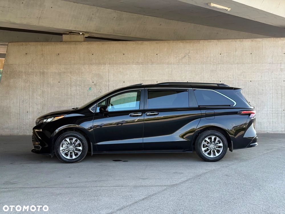 Toyota Sienna - 6