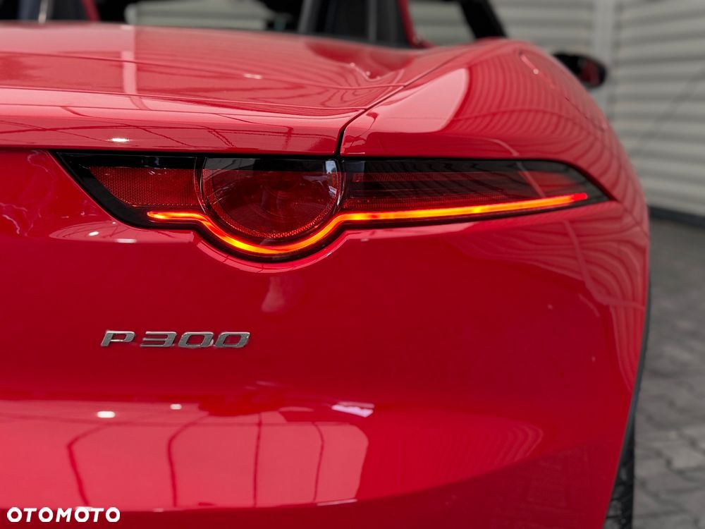 Jaguar F-Type P300 - 12