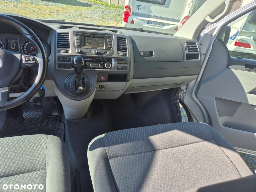 Volkswagen Caravelle - 25
