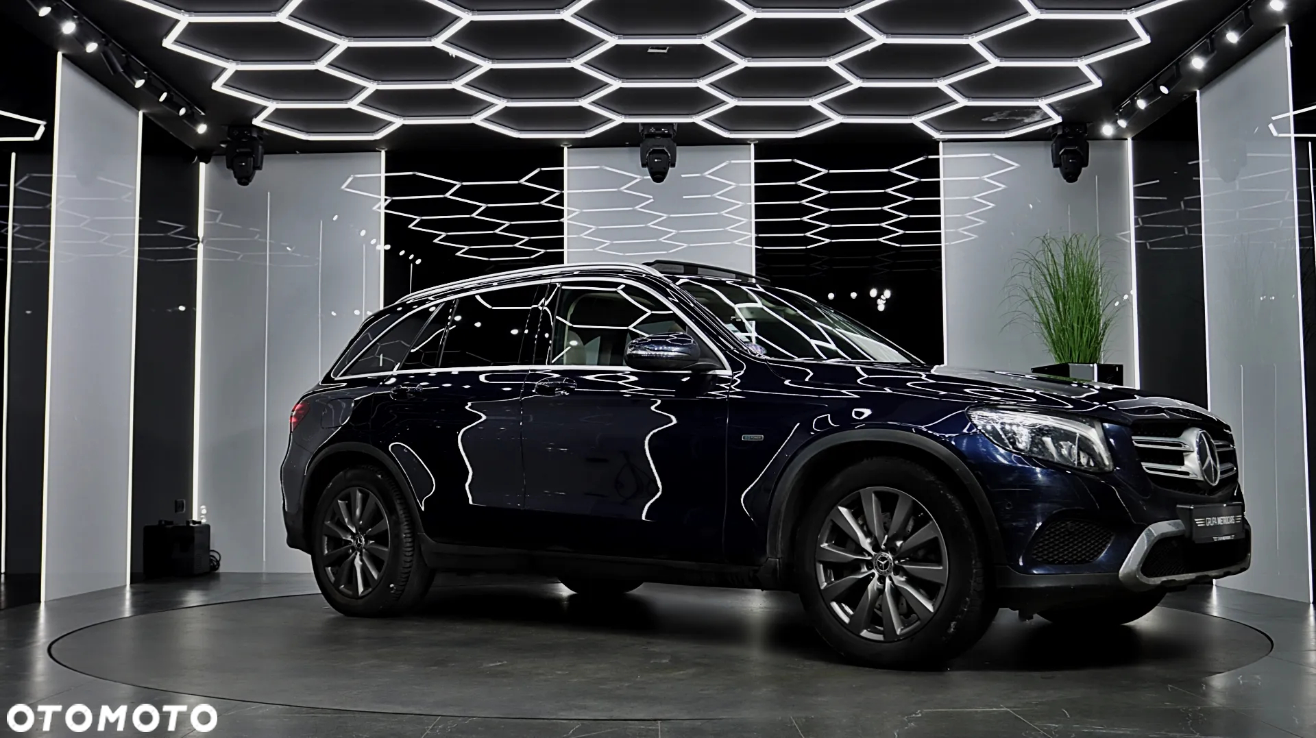 Mercedes-Benz GLC 300 4Matic 9G-TRONIC Avantgarde Advanced - 11
