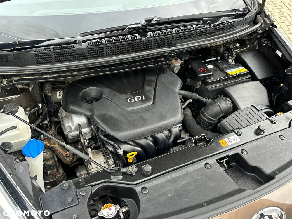 Kia Carens 1.6 GDI Attract - 31