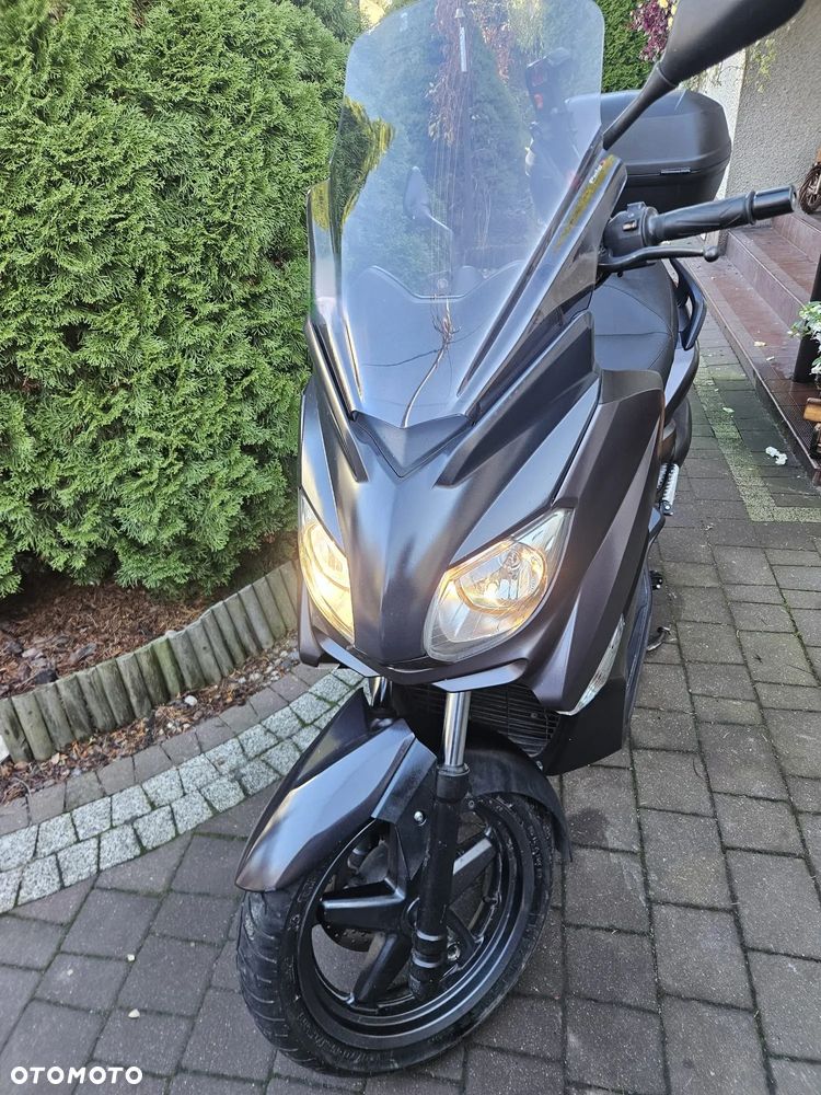 Yamaha X-max - 3