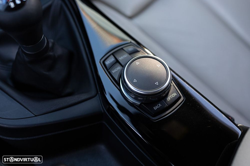 BMW 116 d Pack M - 26