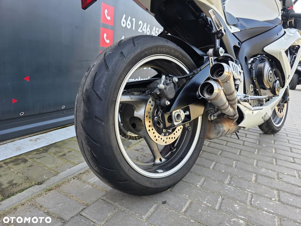 Suzuki GSX-R - 19