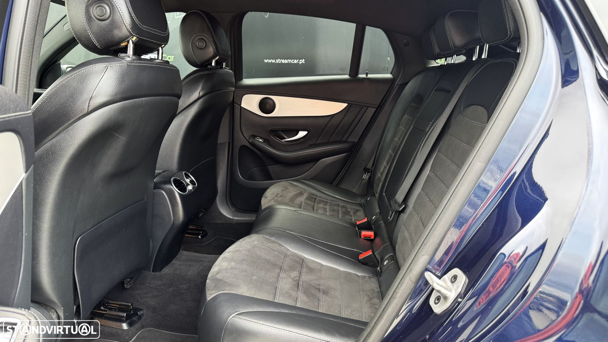 Mercedes-Benz GLC 300 Coupe de 4Matic 9G-TRONIC AMG Line Plus - 35