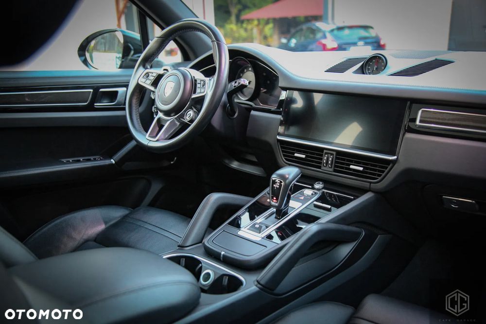 Porsche Cayenne - 8