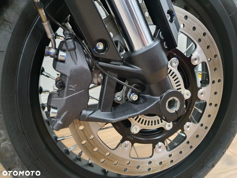 Brixton Crossfire - 21