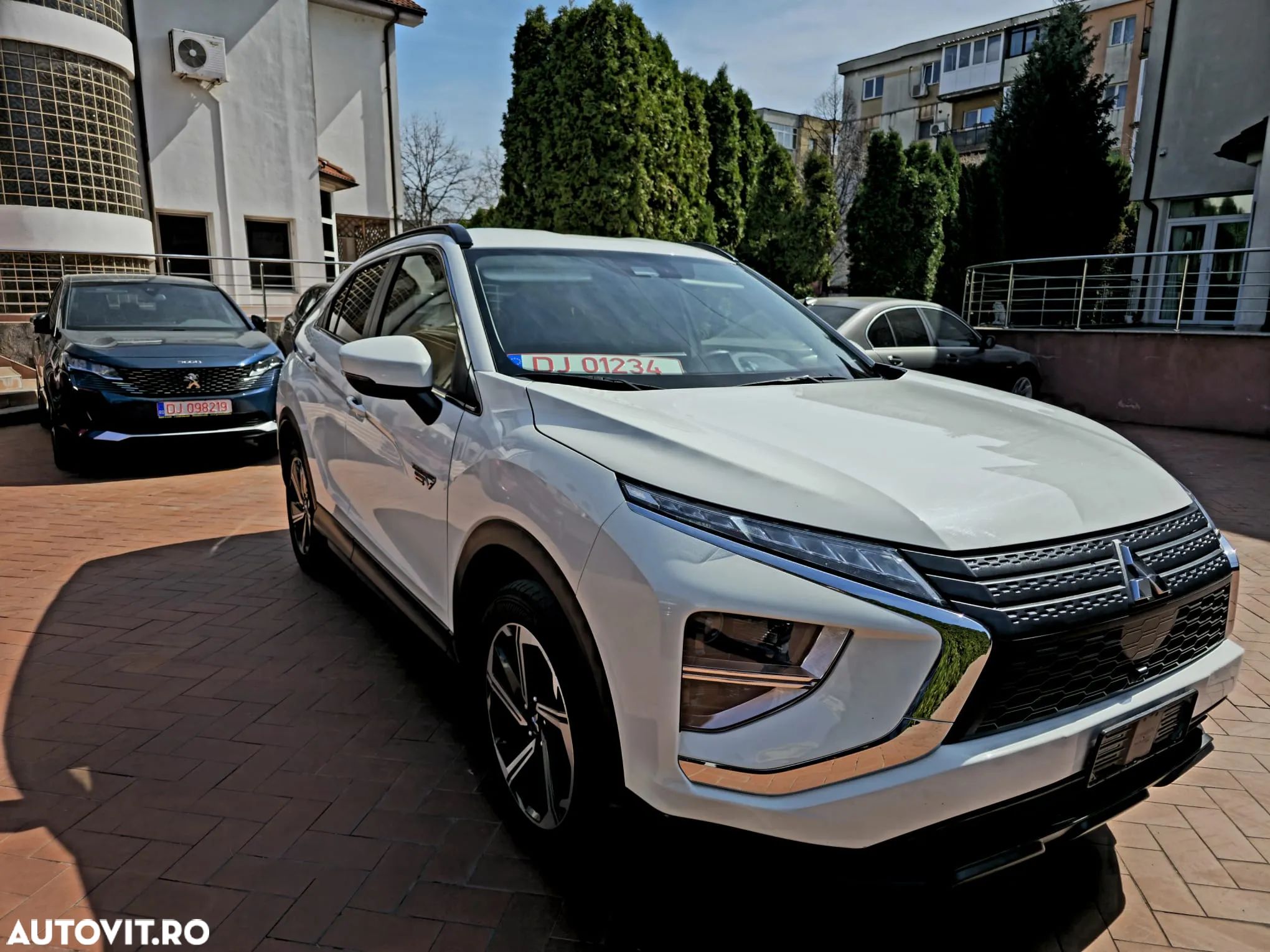 Mitsubishi Eclipse-Cross Plug-In Hybrid 4WD Plus Select - 1