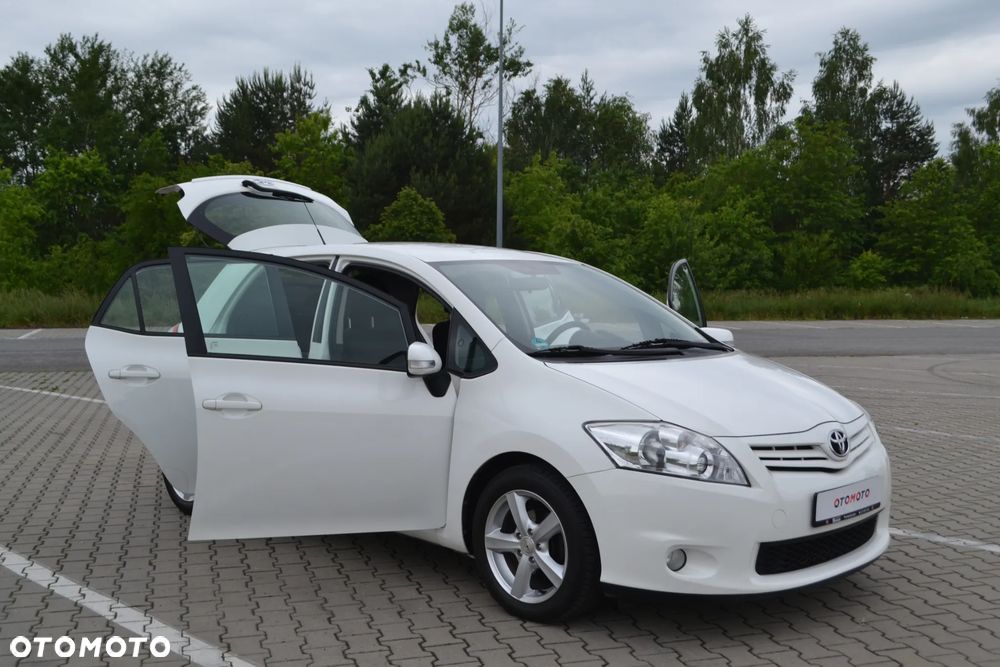 Toyota Auris 1.4 D-4D - 17