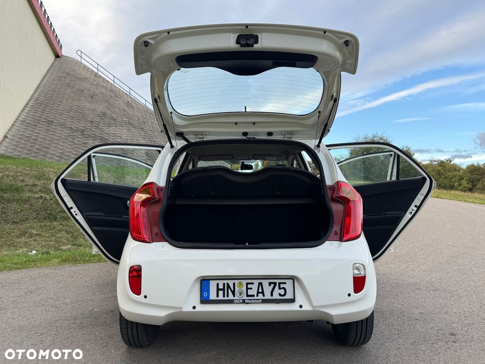 Kia Picanto 1.0 Fifa World Cup Edition - 18