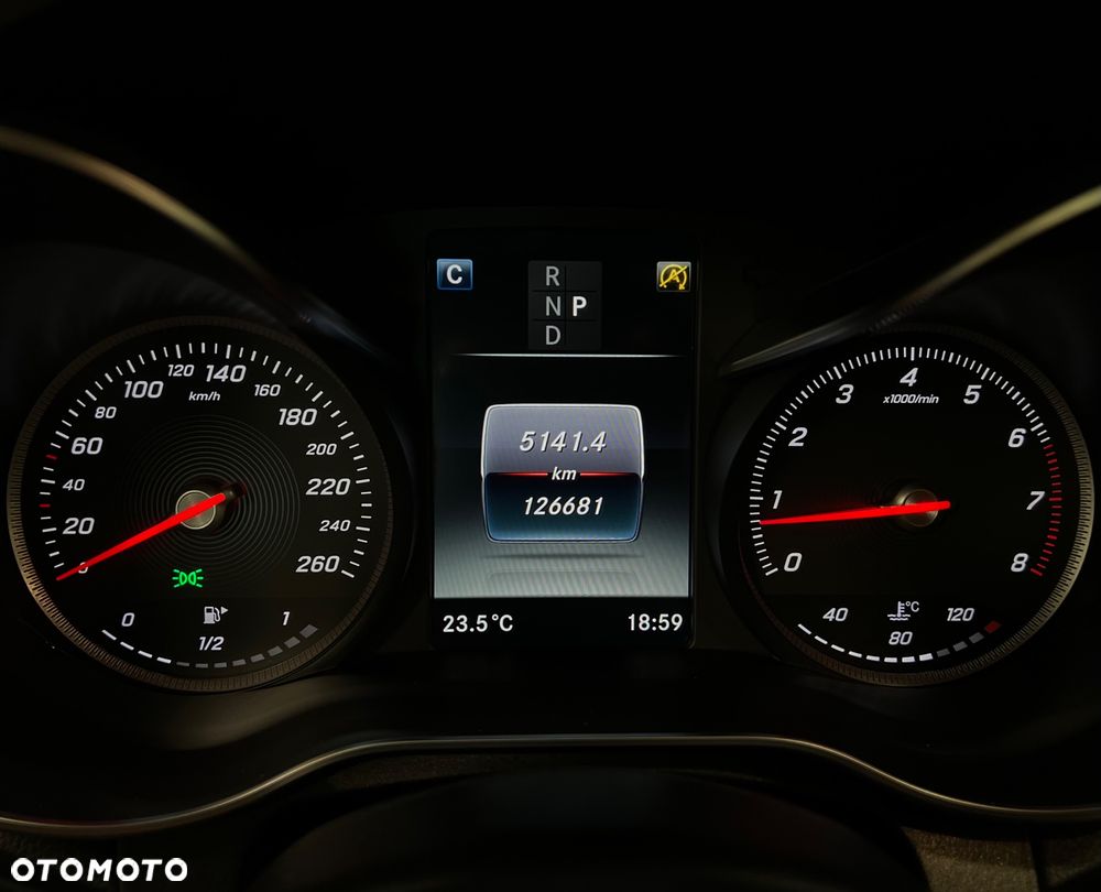 Mercedes-Benz Klasa C 180 9G-TRONIC - 36