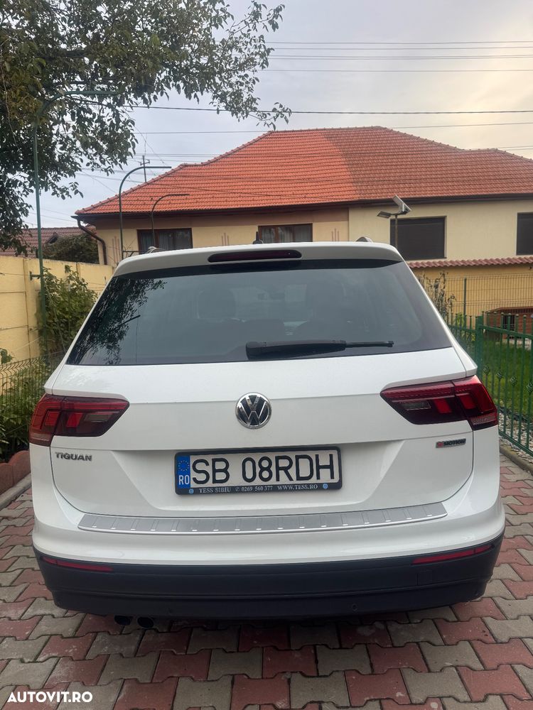 Volkswagen Tiguan 2.0 TDI 4Mot DSG Comfortline - 8