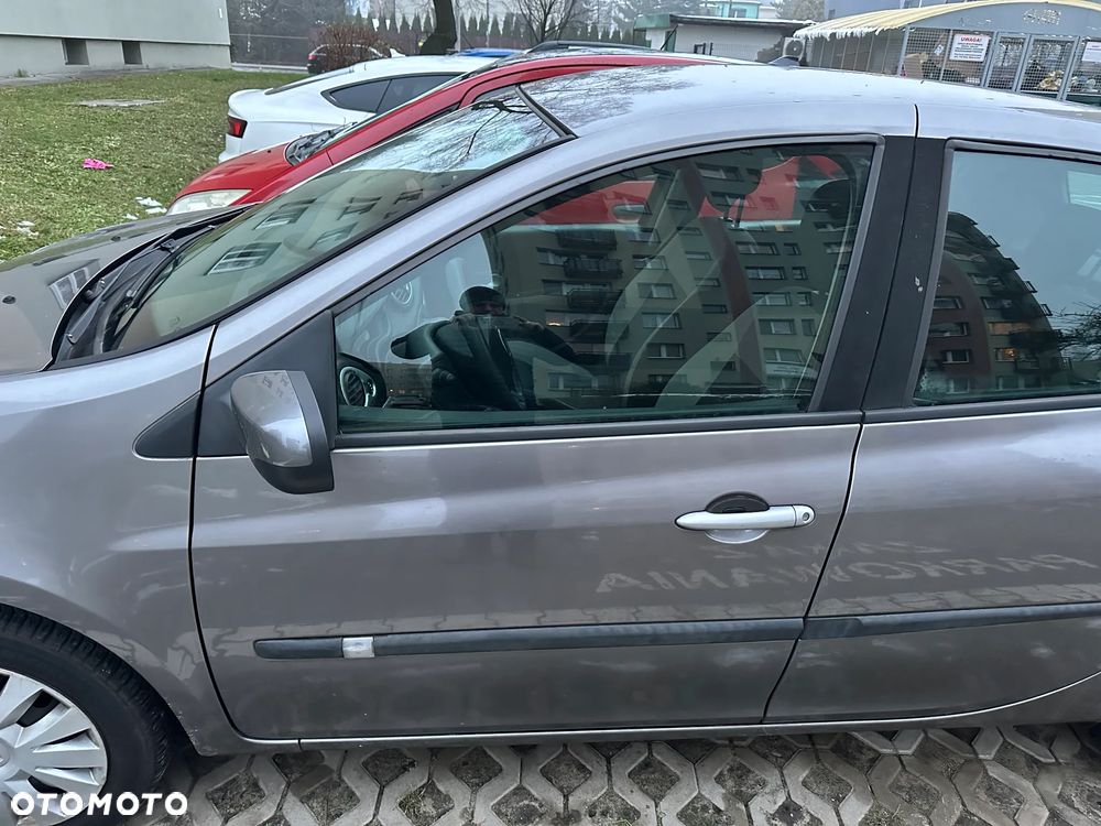 Renault Clio 1.2 16V Alize - 15
