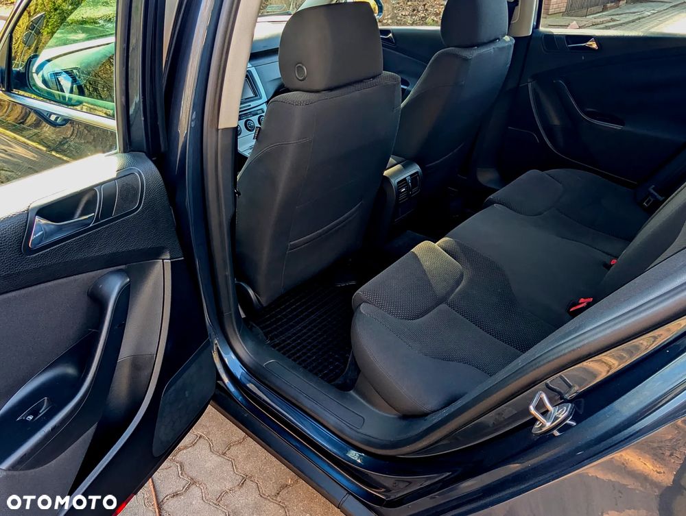Volkswagen Passat 1.9 TDI Comfortline - 8