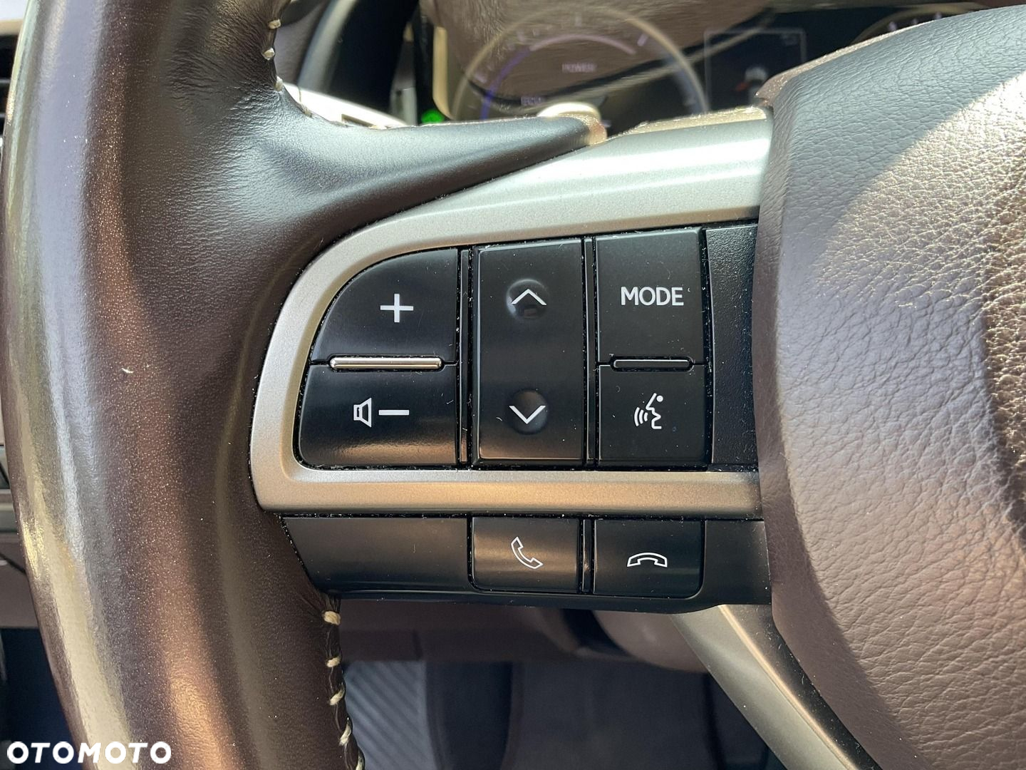 Lexus RX 450h Business Edition - 24