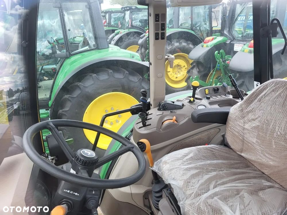 John Deere 5115M - 9